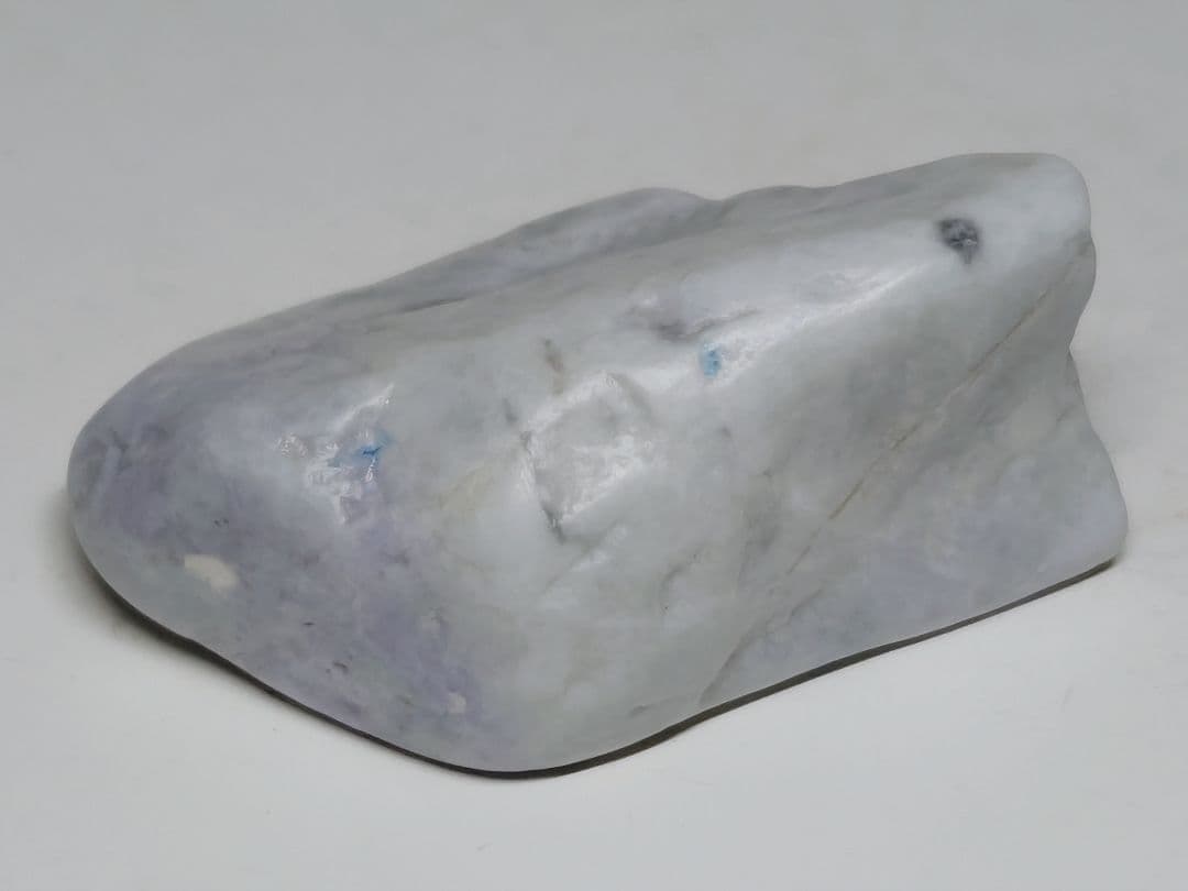 ヨシオ 80g 翡翠 ヒスイ 原石 鑑賞石 自然石 誕生石 鉱物 鉱石 水石