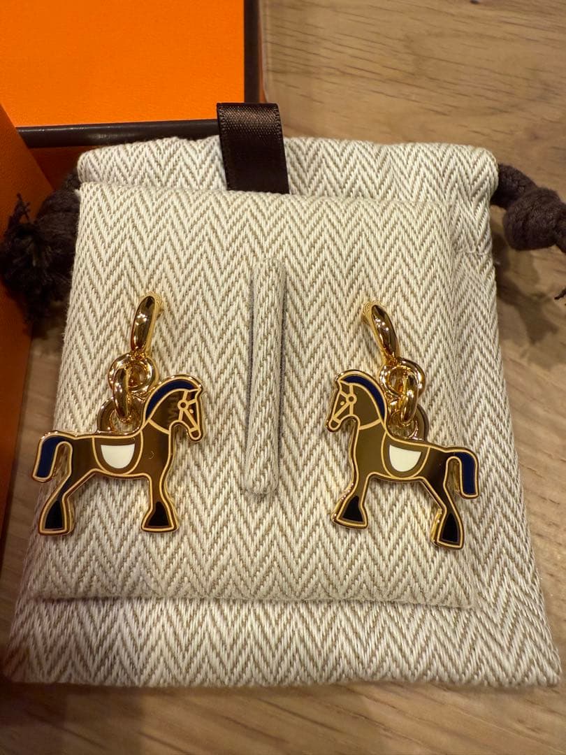 エルメス　ピアス　シュヴァル・グランド・パラード　ゴールド　馬チャーム　新品