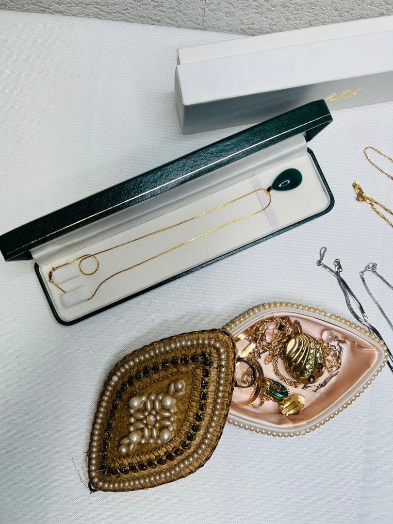 遺品整理品　ジュエリーケースごと　アクセサリー　ジュエリーセット