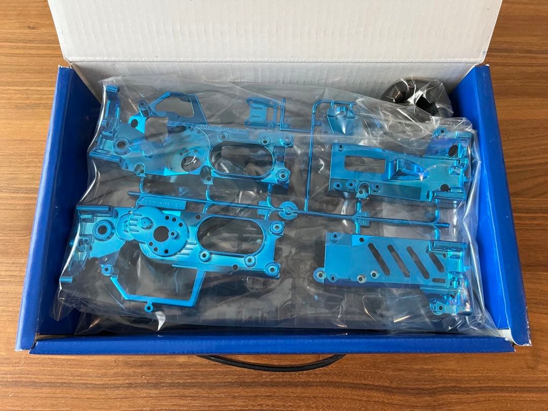 新品 TAMIYA タミヤ M03R シャーシキット 限定ブルーメッキバージョン