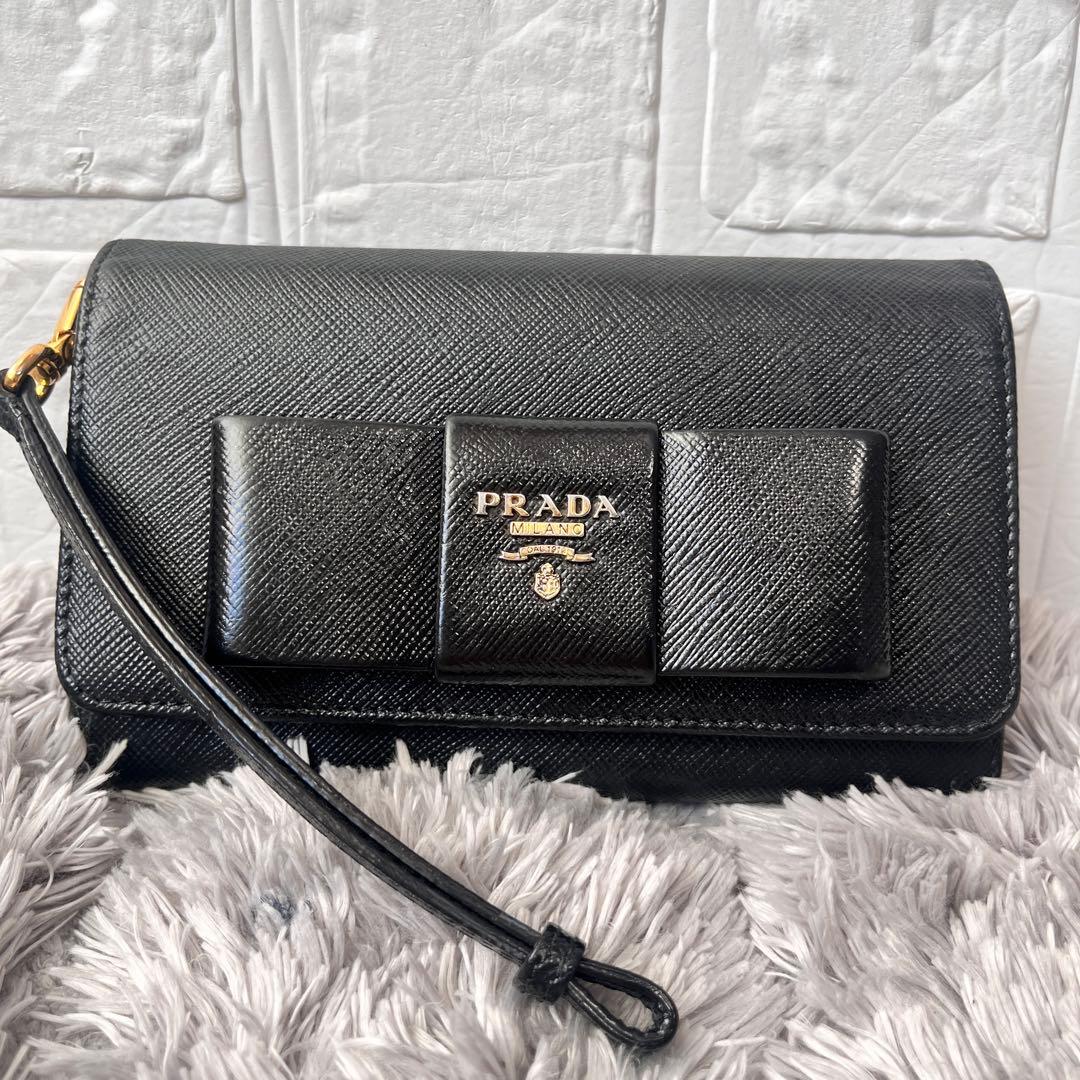 美品✨PRADA ストラップ付　財布　フィオッコ　サフィアーノ　ブラック　メタル