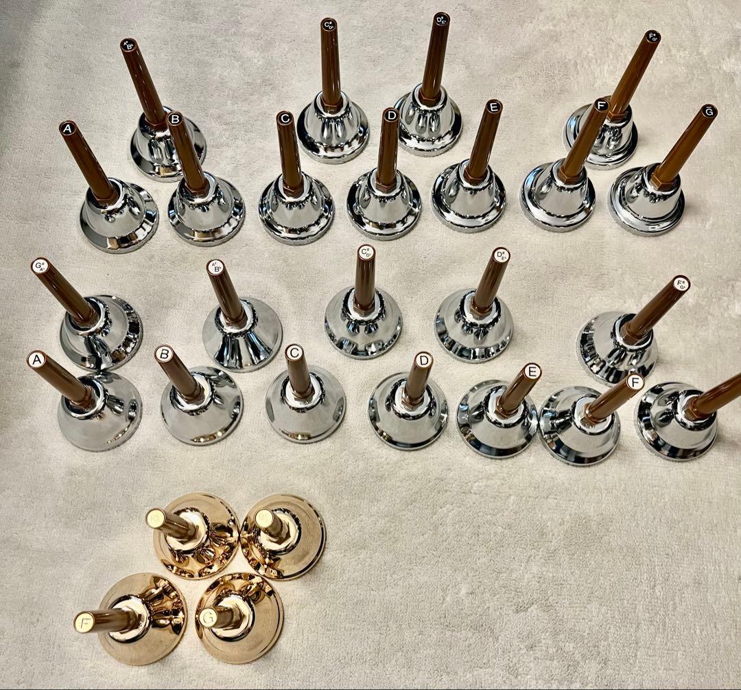 ウチダミュージックベル　ハンドベル スタンドケース付　シルバー23➕ゴールド4