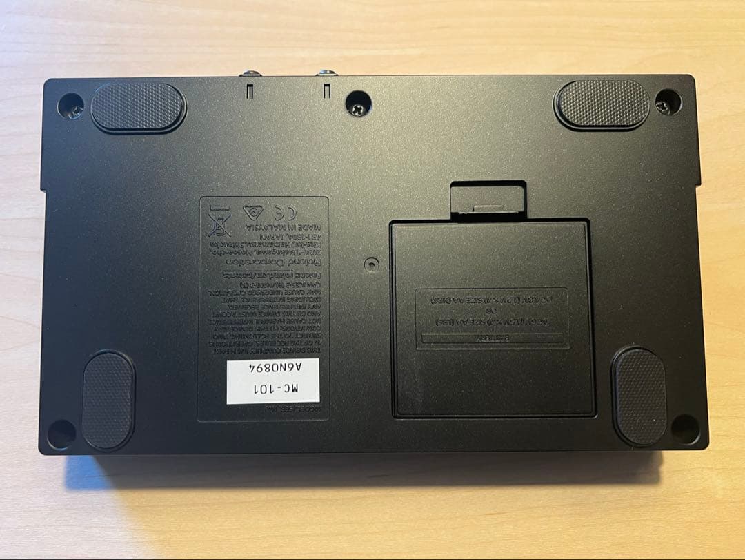 Roland MC-101 グルーヴボックス - ケース付き