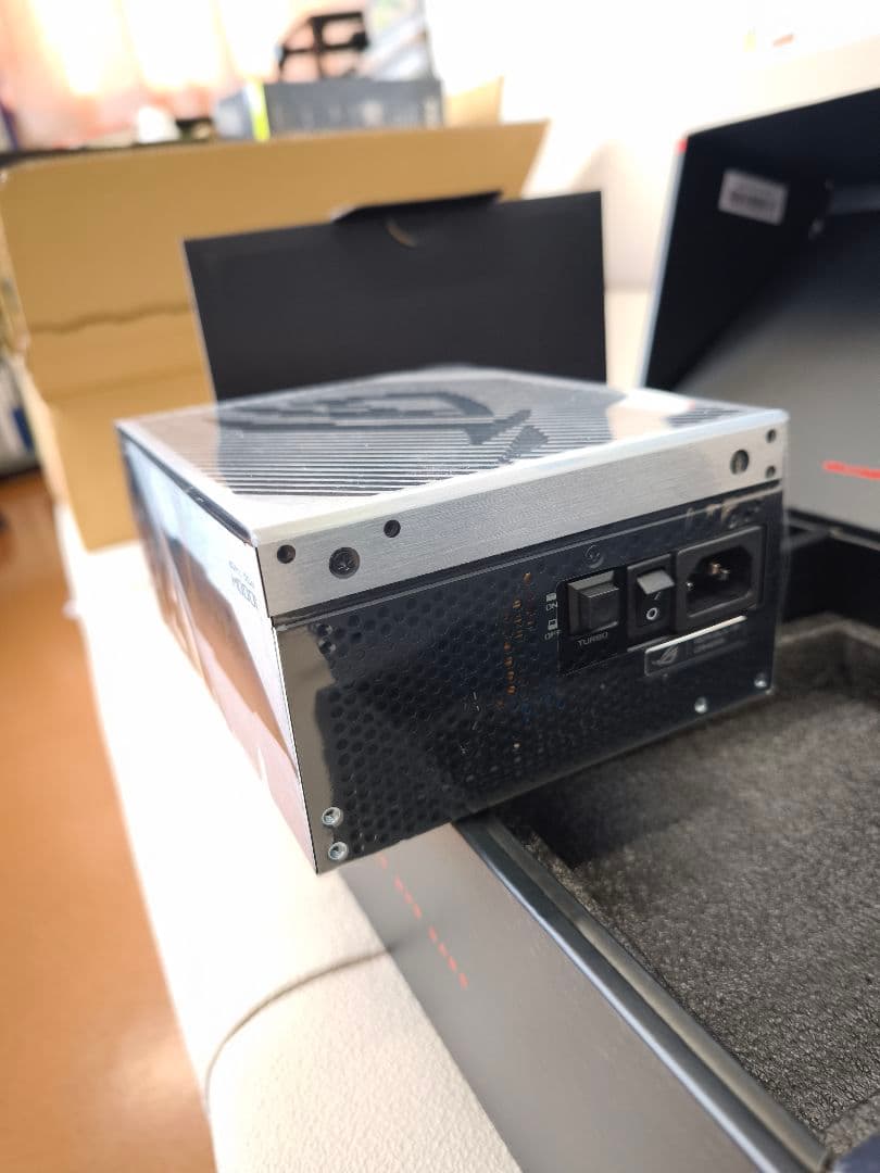 【新品！】ASUS ROG Thor 1000W Titanium III