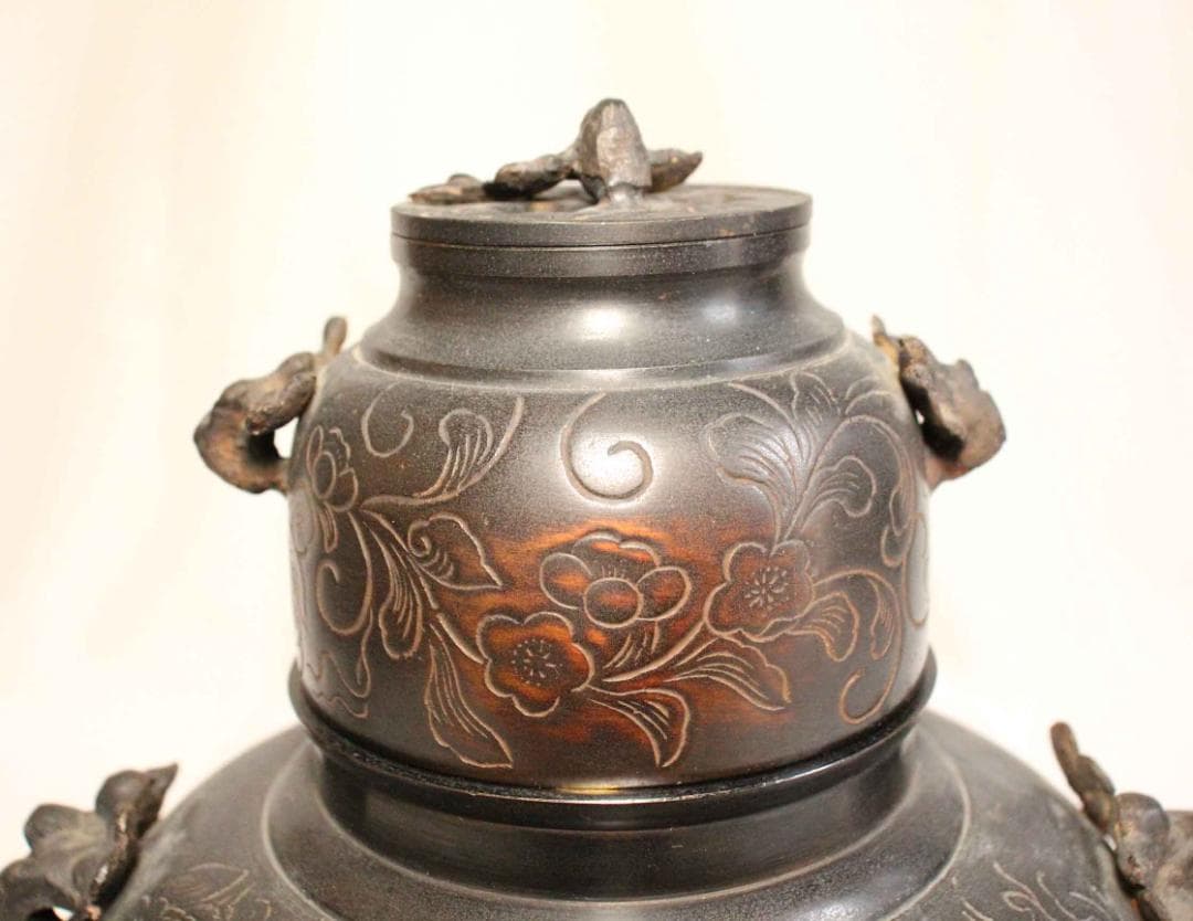 与*）様 茶釜 銅製 植物文 在銘 正斉 19cm 茶道具 古銅 銅器 金属工芸