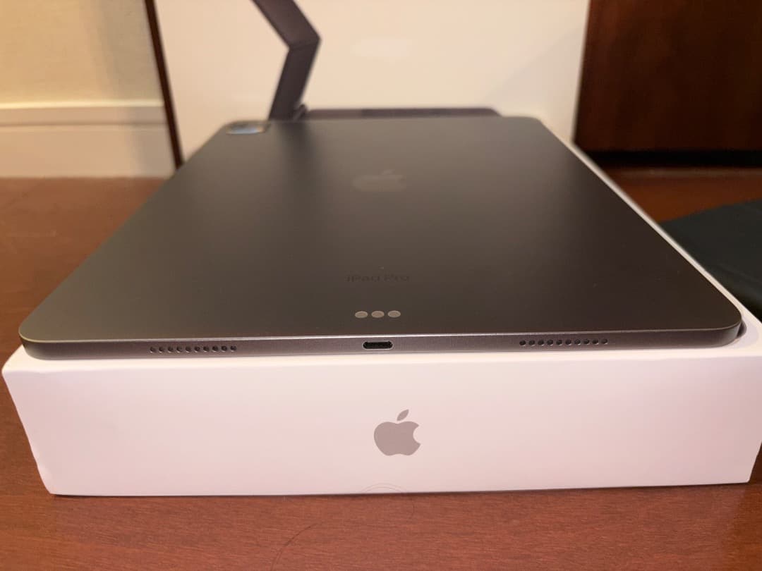 【美品セット】売り切りiPad Pro 12.9インチ第6世代（256GB）