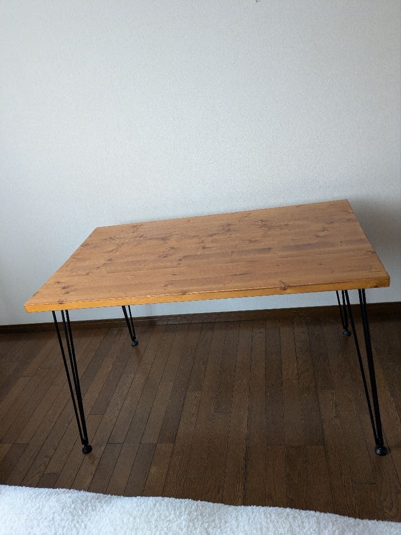 LOWYAダイニングテーブル