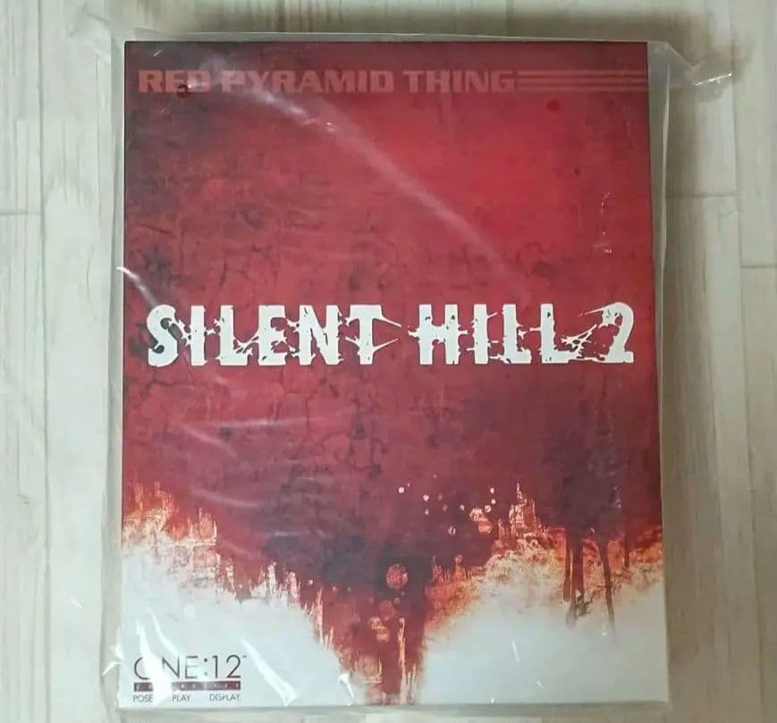 【新品・未開封】メズコトイズ サイレントヒル レッドピラミッドシング フィギュア