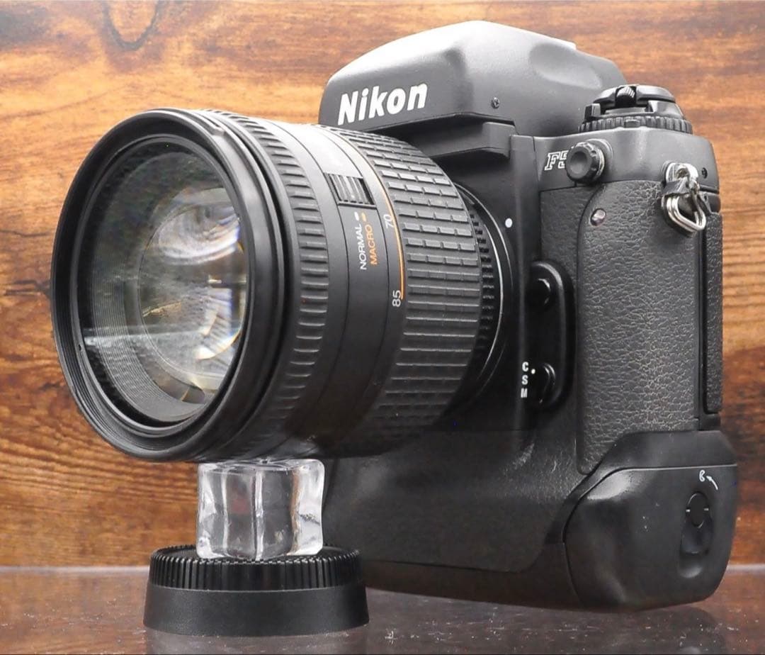フイルムカメラ　NIKON F5 レンズ付き　動作品
