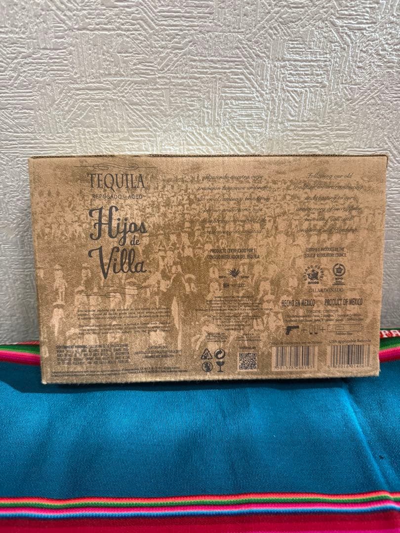 テキーラ Hijos de Villa レポサド ピストル型ボトル＋グラス2個