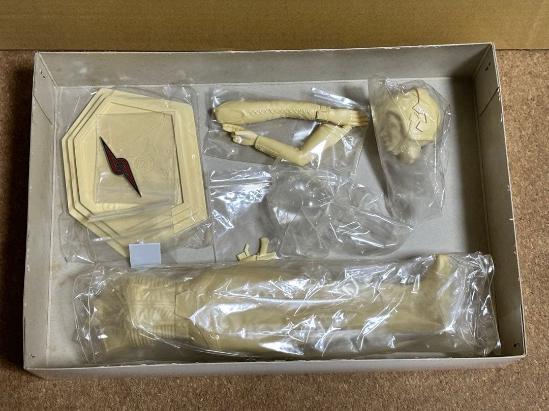 M1号　1/6 ウルトラ警備隊　アンヌ隊員　 ひし美ゆり子　サイン入り写真