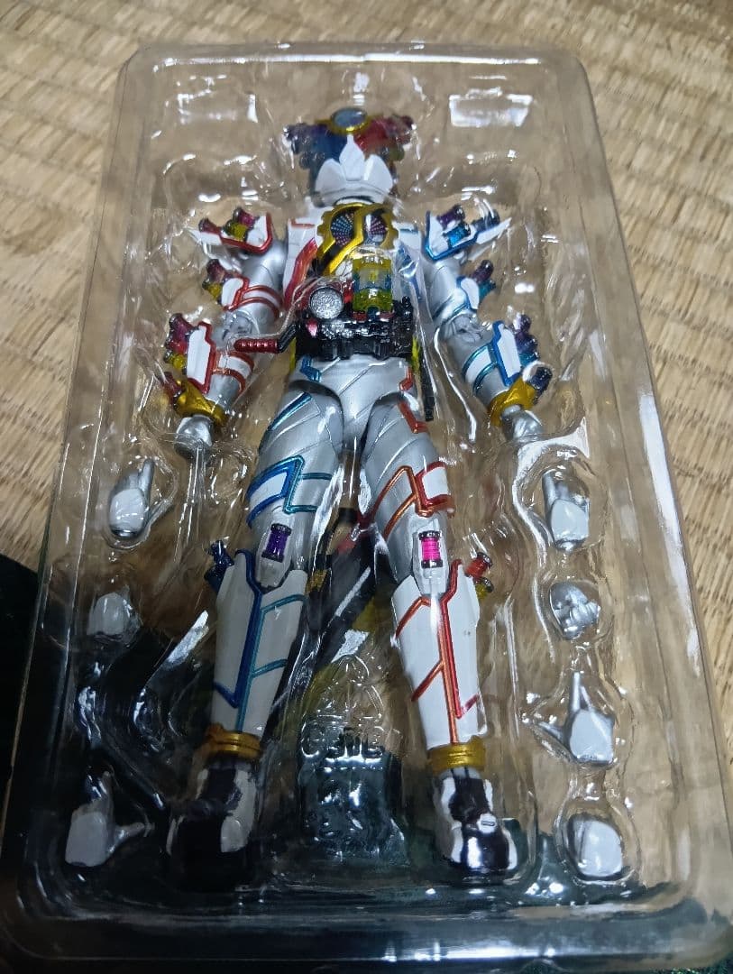 フィギュアーツ仮面ライダービルド　ジーニアス、ラビットドラゴン、エボル