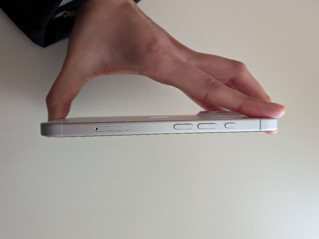 Apple iPhone 16 128GB ホワイト