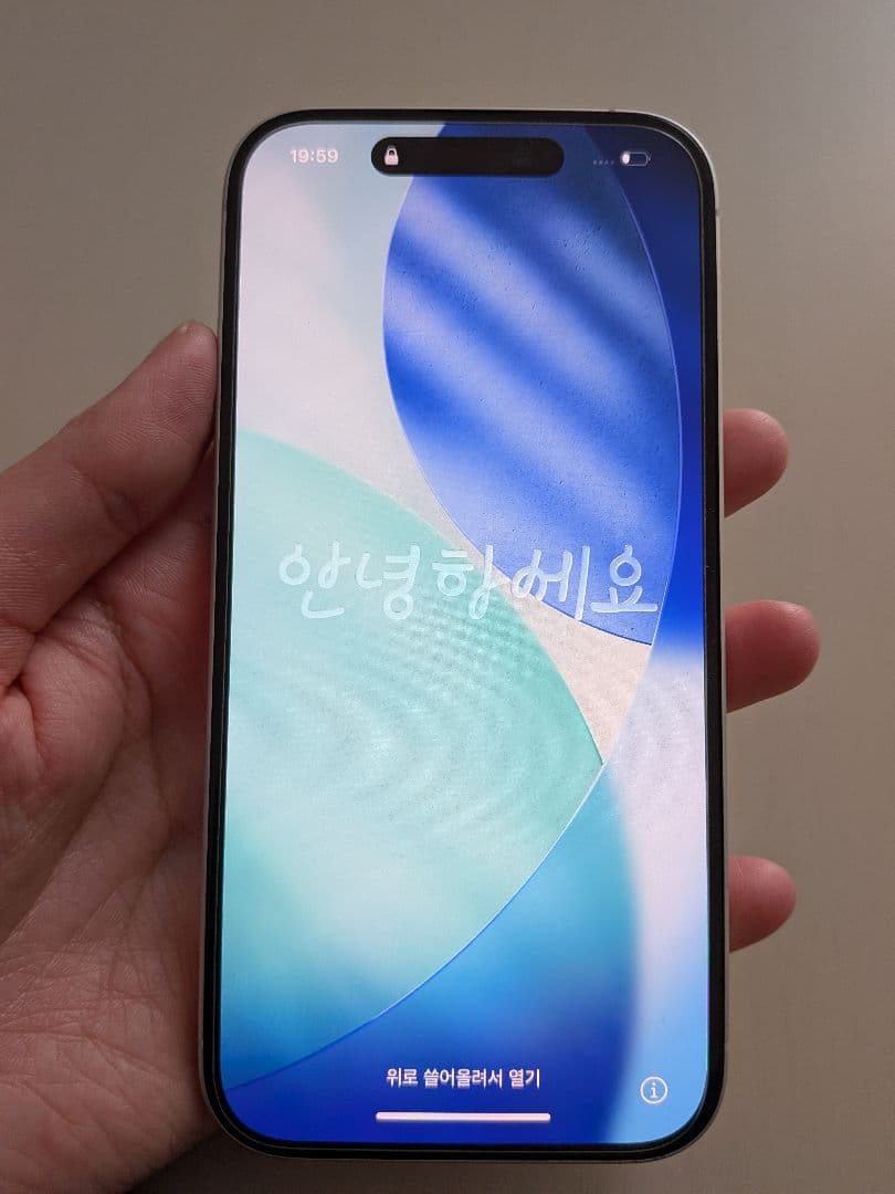 Apple iPhone 16 128GB ホワイト