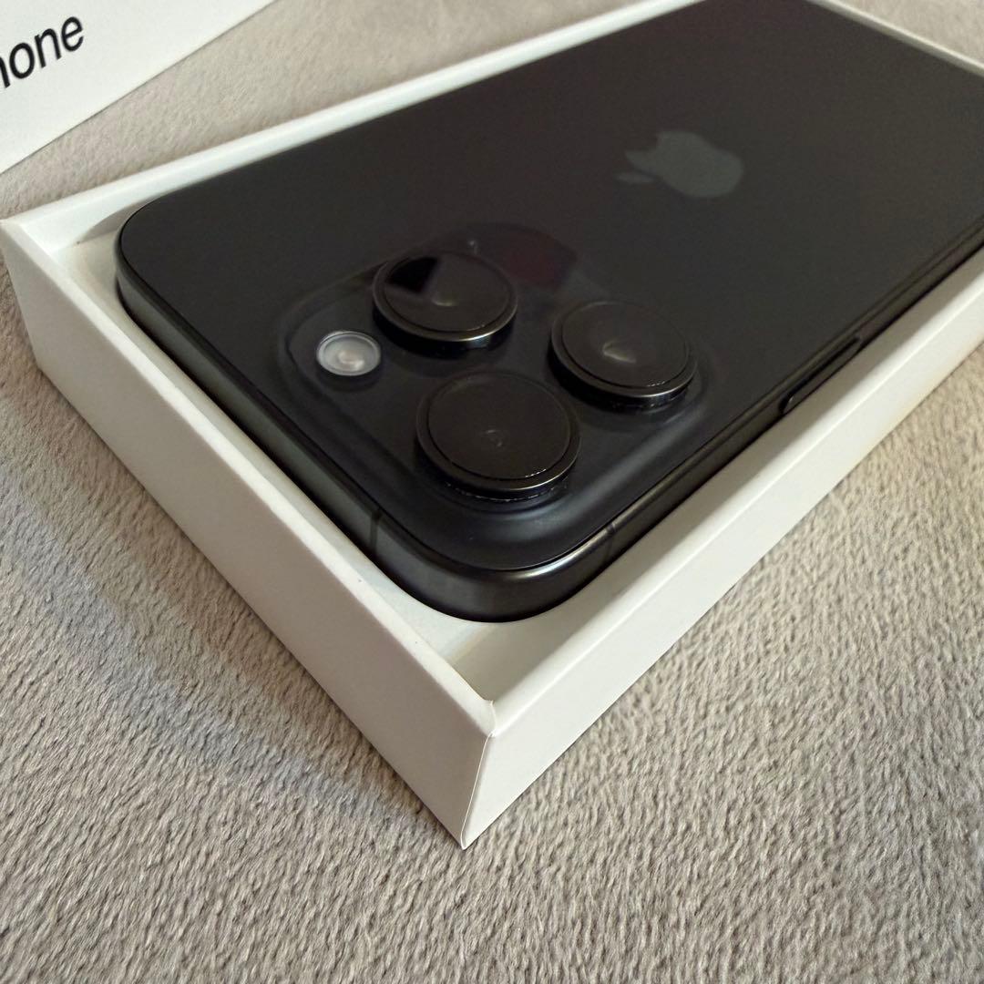 iPhone 15 Pro 256GB ブラックチタニウム 美品 90％
