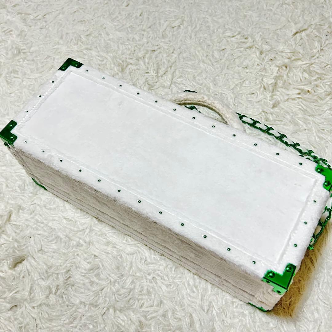 エンジェルシャンパンクリスマスホリデー限定 空き瓶　空箱　チェーン鍵付き　ファー