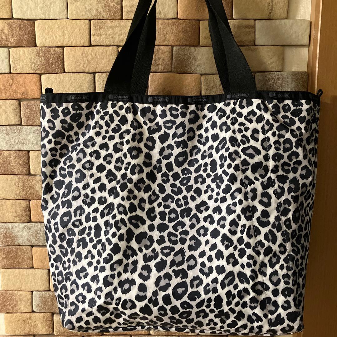 LeSportsac ショルダーバッグ（リバーシブル）