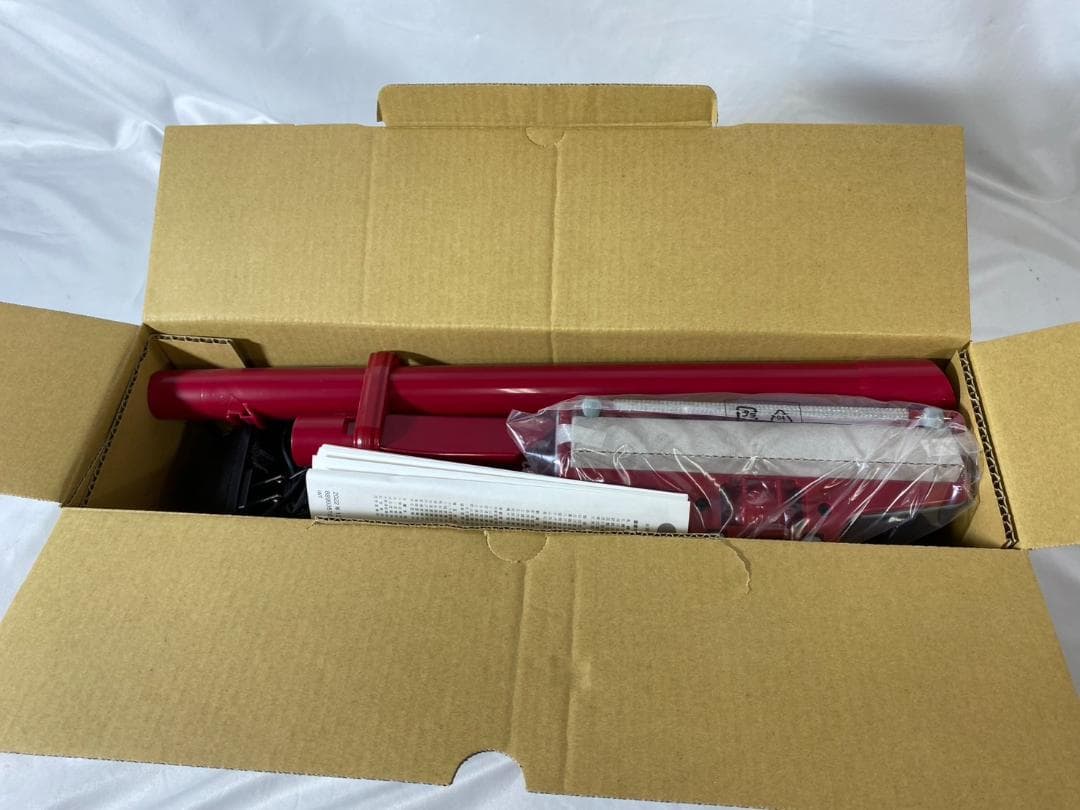 マキタ 充電式クリーナー CL116DWR　新品