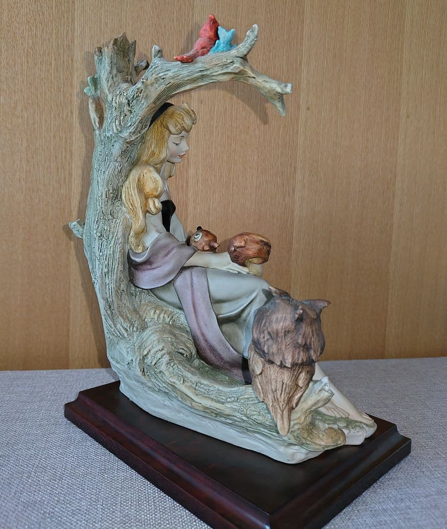 フローレンス ジュゼッペ・アルマーニ ディズニー 眠れる森の美女 フィギュア