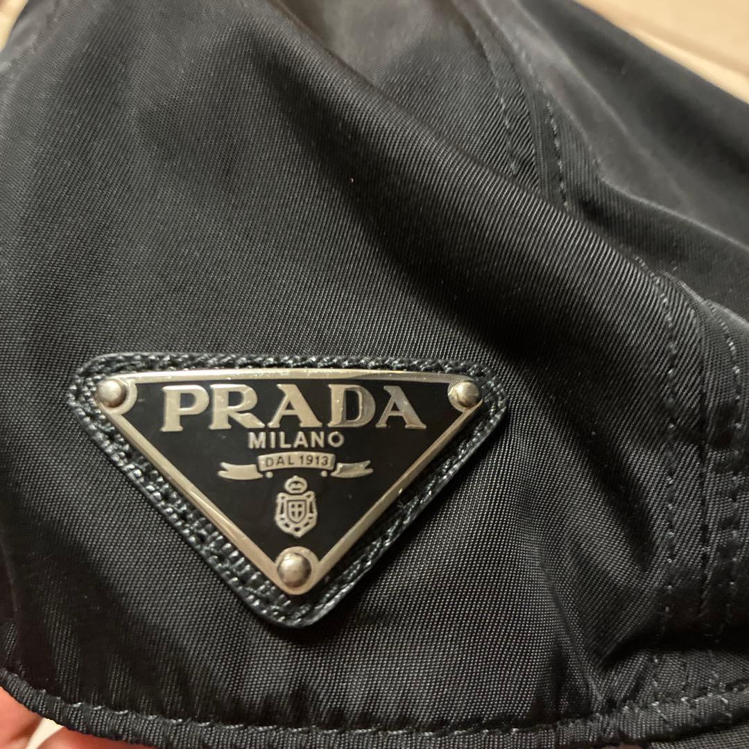 壱チロ　未使用　PRADA 黒 ベースボールキャップ