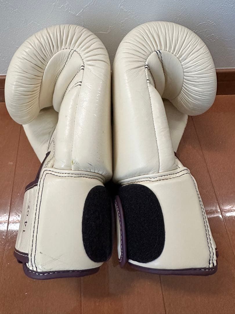 h*0様 Fairtex ボクシンググローブ 14 oz ホワイト　定価1380