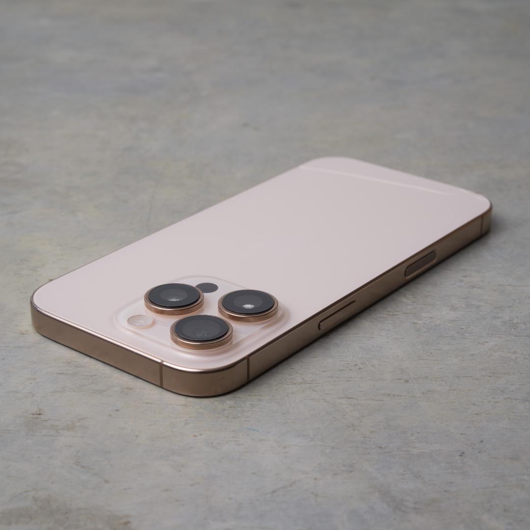 iPhone 16 Pro 256GB デザートチタニウム