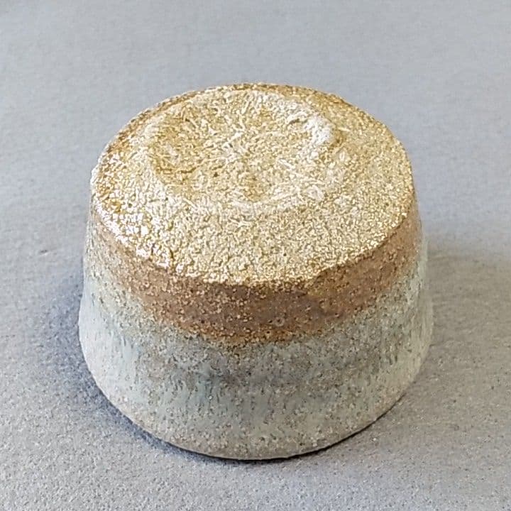 西岡小十　作　斑唐津ぐい吞み　まだら唐津ぐい吞み　唐津ぐい吞み　箱なし