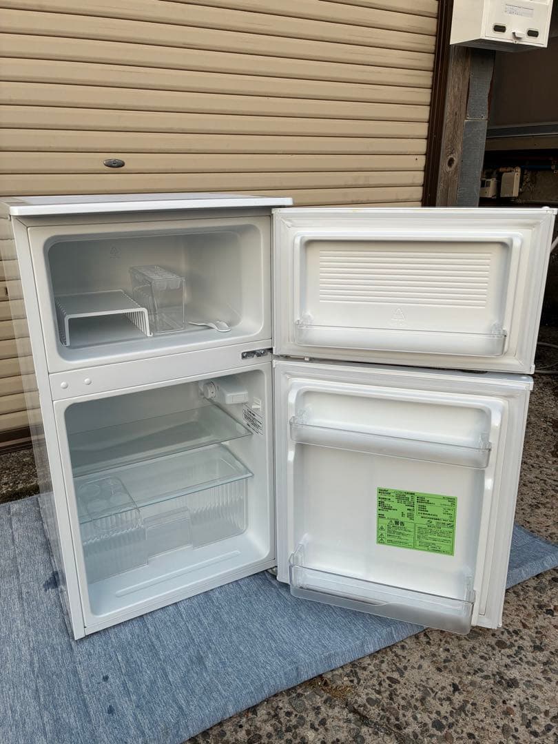 Comfee' コンフィー 2021年製 ノンフロン冷凍冷蔵庫 RCT90WH