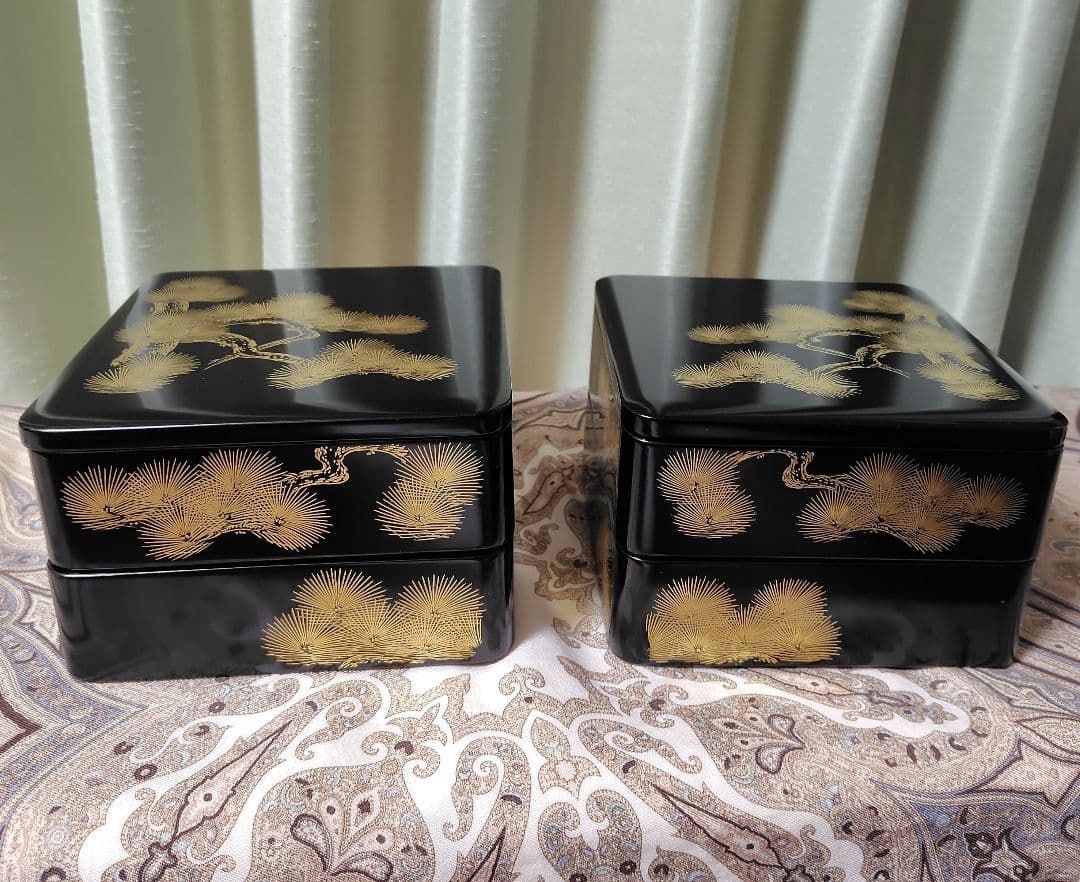 【京都老舗アソベ】伝統的な二段重箱（左右物・対二箱） 金色松模様