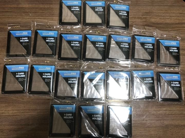 ウルトラプロ ブラックフレーム(黒枠) 1枚用 スクリューダウン 20点セット