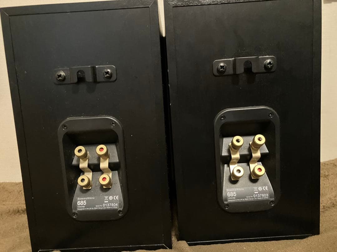 Bowers & Wilkins 685 ブックシェルフスピーカー　B&W