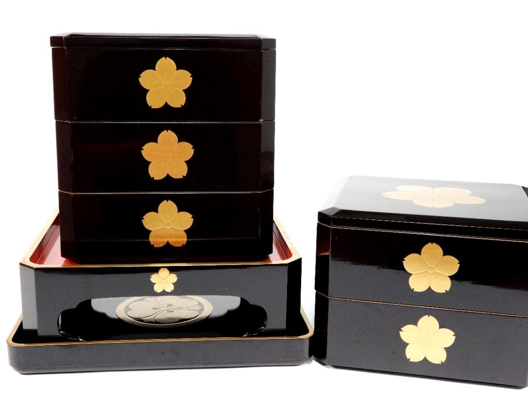 お重箱 5段重 金蒔絵 桜紋　蓋２枚 高脚台付