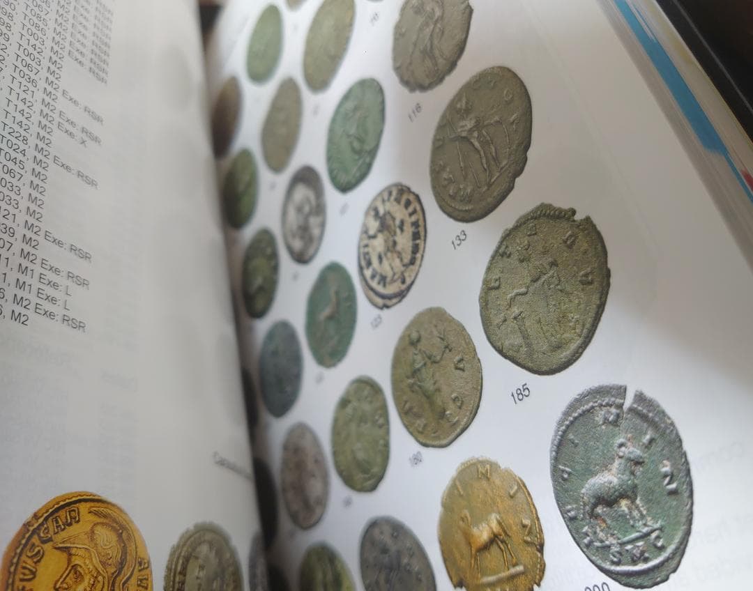 ラジエル・スアレス著『ERIC II ローマ帝国貨幣百科事典』