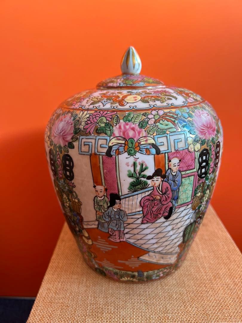 1266  中国　骨董　大清乾隆年製　粉彩人物花鳥文　花瓶　壺　時代物