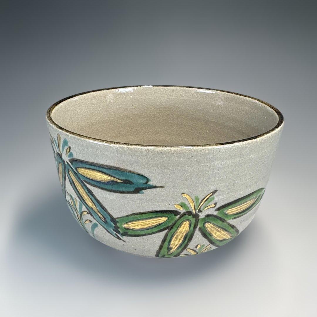 【中古品】暁山造　色絵熊笹茶碗（共箱）