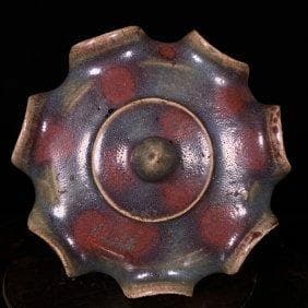 宋俊窯の蓮葉蓋壺