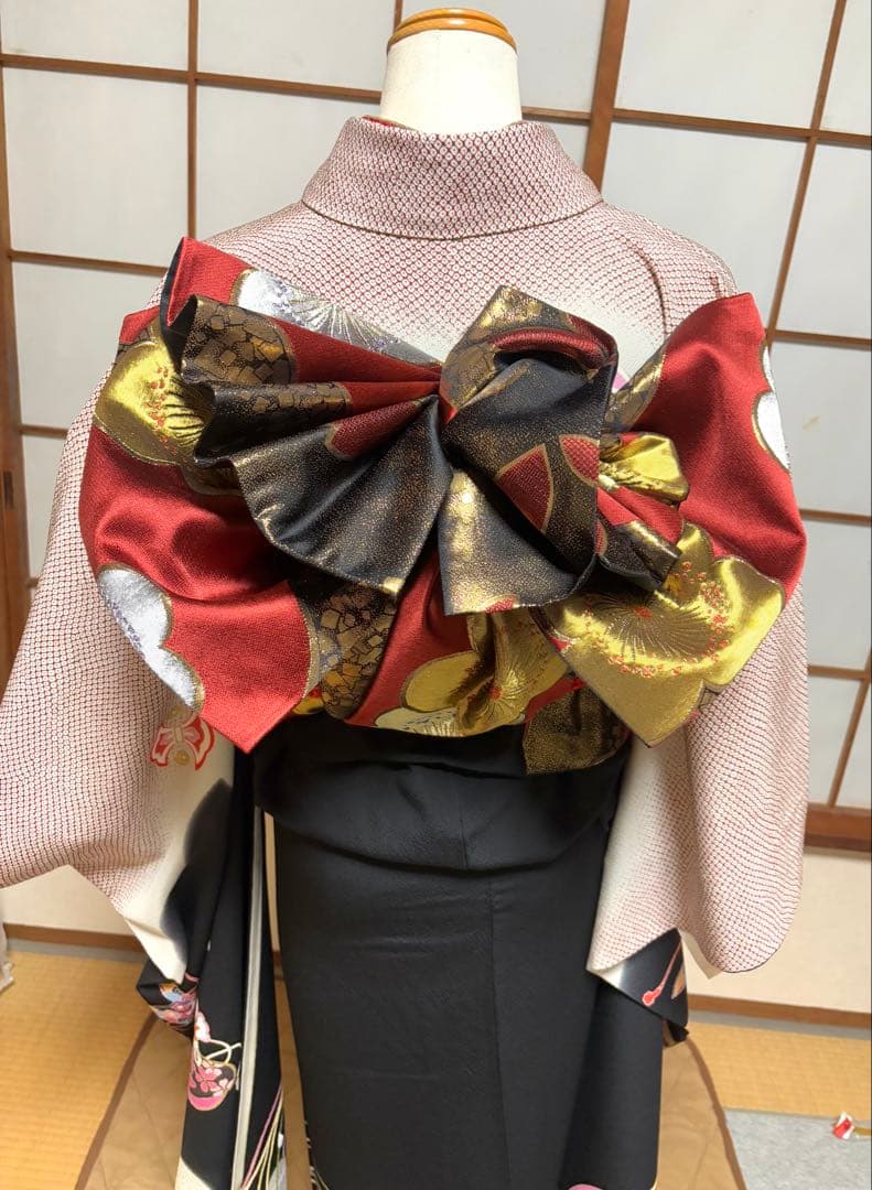 振袖フルセット　早い者勝ち！大特価！　宝尽くし柄　正絹　中古　成人式　フォーマル