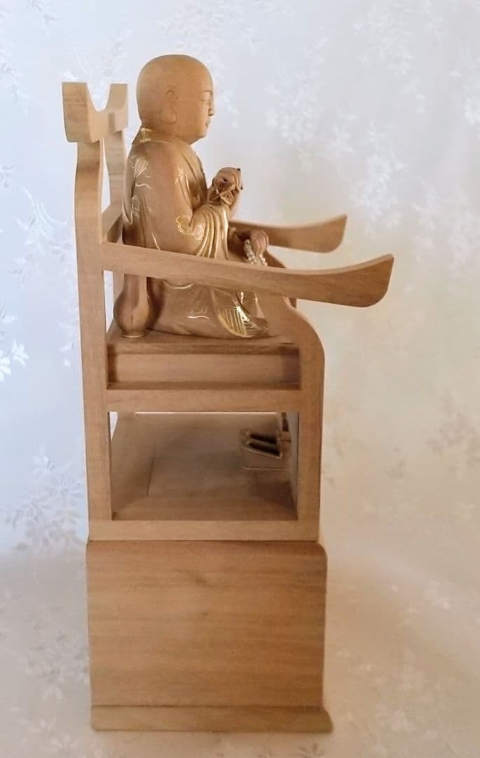 弘法大師坐像 空海 お大師さま 2.5寸#030 ◆白檀 木彫 仏像