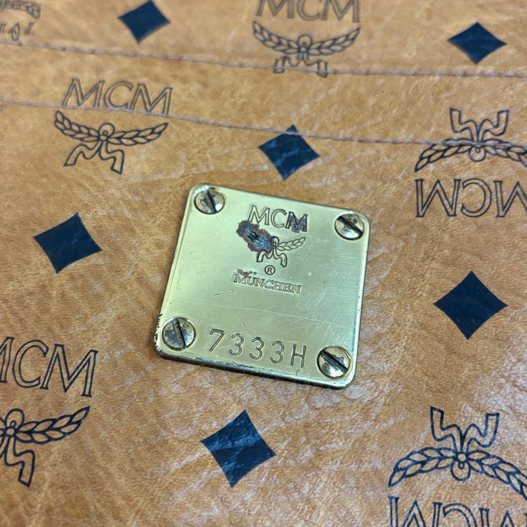 ☆MCM☆ショョダーバッグ　大きめ　幅38cm 7333H