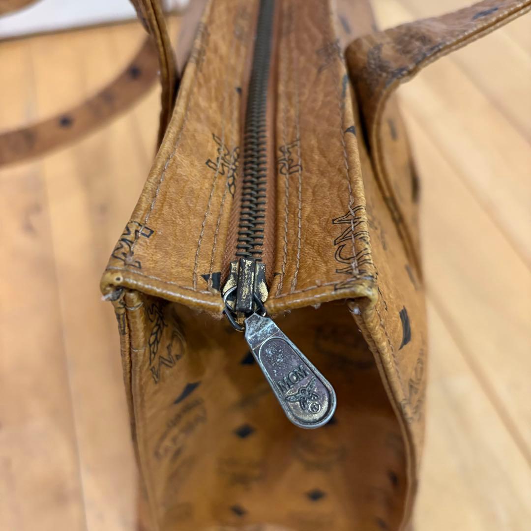 ☆MCM☆ショョダーバッグ　大きめ　幅38cm 7333H