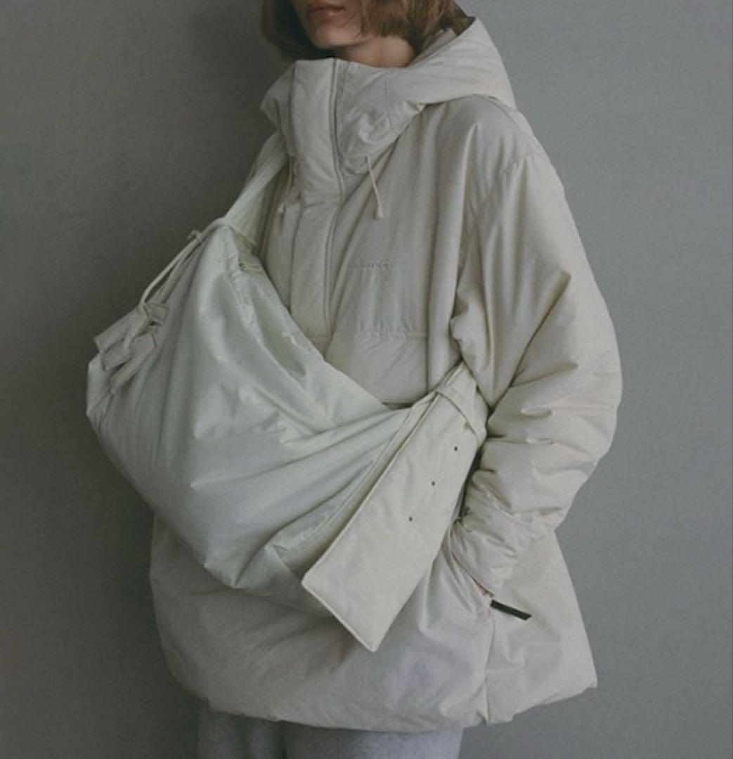 Marmot×ETRE TOKYO PERTEXパディングショルダーバック