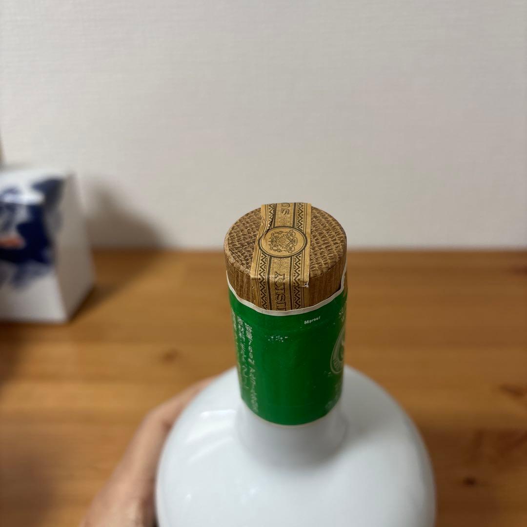 サントリーウイスキー　特級　ゴルフクラブ10周年記念　陶器ボトル　未開封