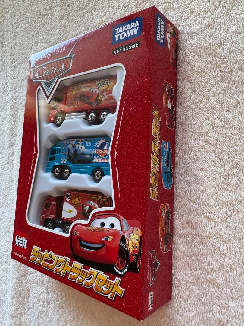 トミカ カーズ ラッピングトラックセット　新品未開封