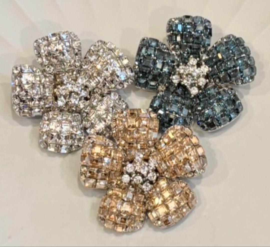 ナナ　美品　foxey フォクシー　ブローチ