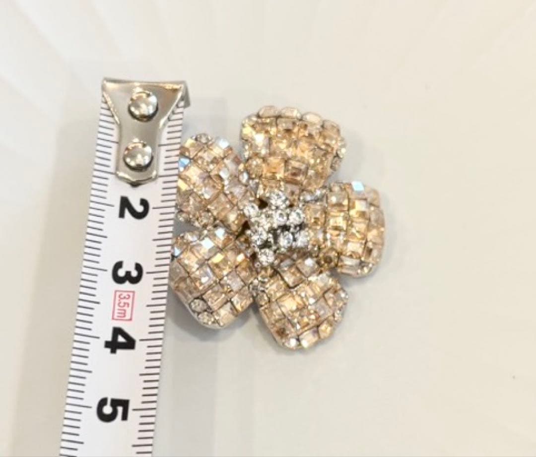 ナナ　美品　foxey フォクシー　ブローチ