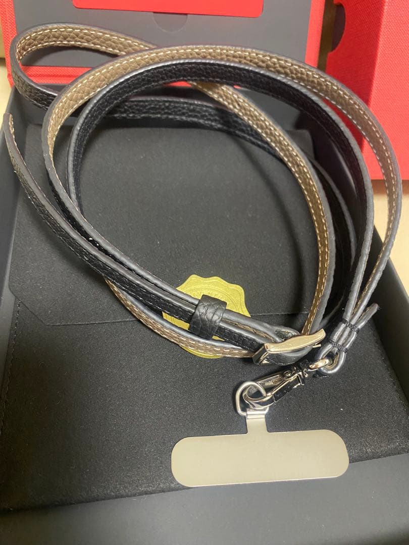 Bonaventura iPhone用ケース ストラップ付き