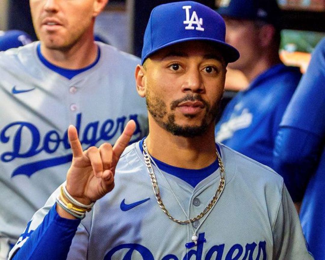 【1個限定‼︎】ムーキー　ベッツ　ネックレス　アクリル製