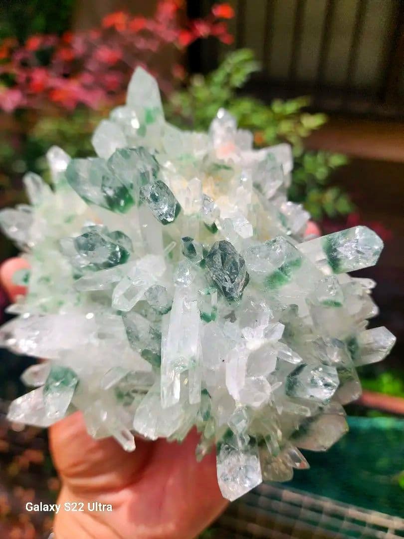 クォーツファントムクラスター