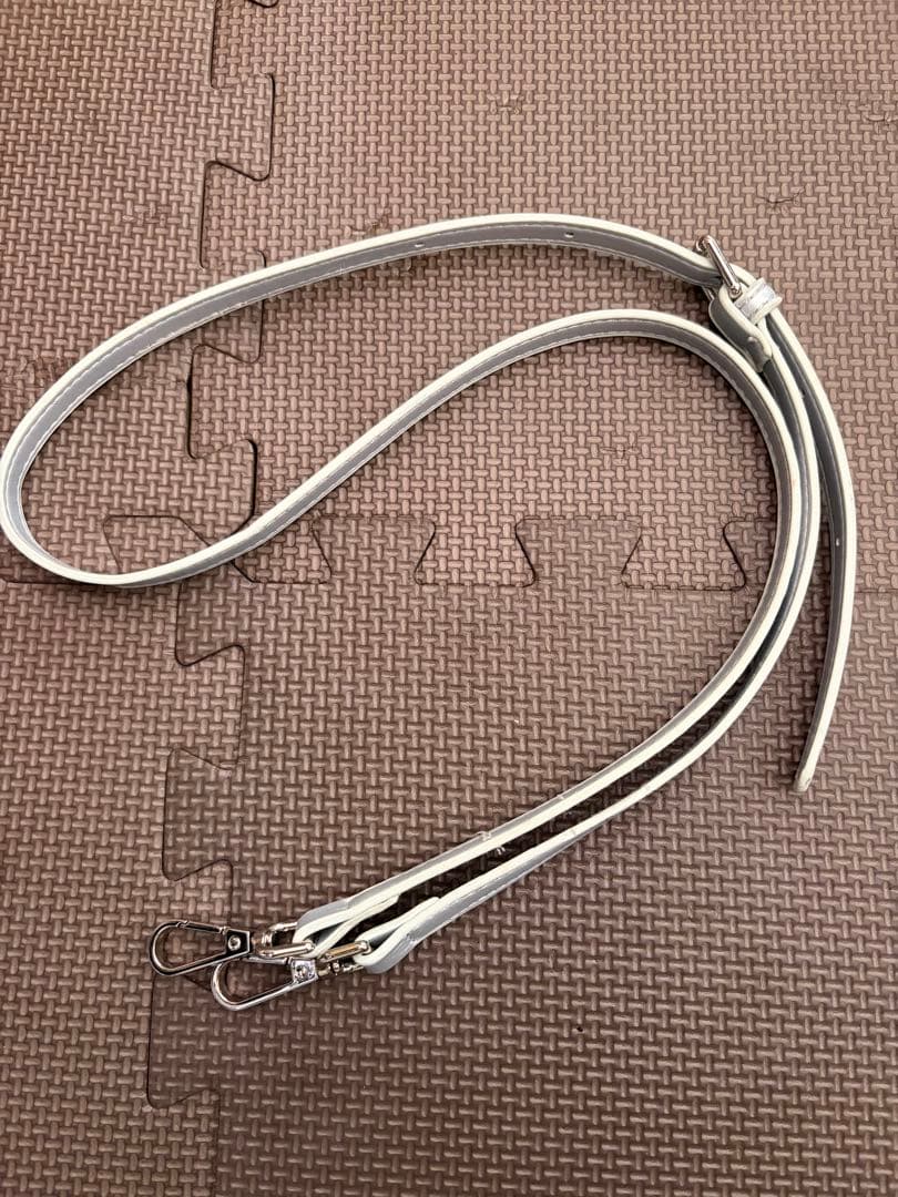 MIU MIU シルバーショルダーバッグ