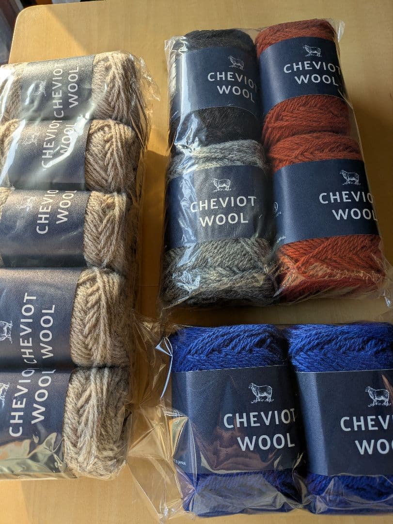 amuhibi スカラップヨーク 毛糸11個セット　ダルマ　チャビオットウール